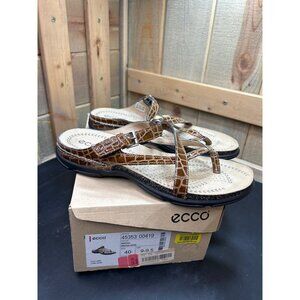 Ecco Womens Living Thong Sandals EU 40 US 9-9.5 Brown Croc Embossed Leather